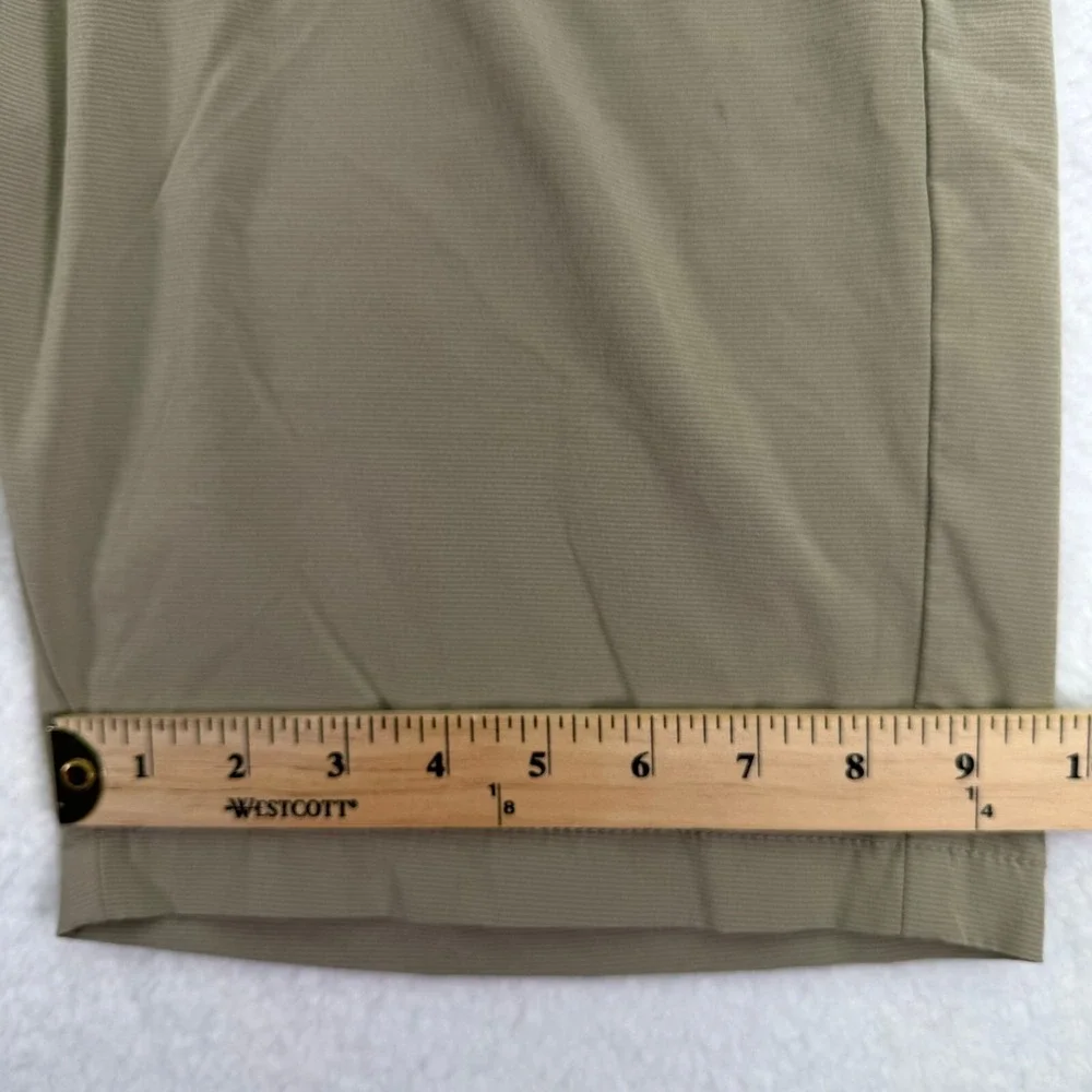 Travis Mathew Shorts Mens 32‎ (33) Beige Striped Chino Sports Golf Performance